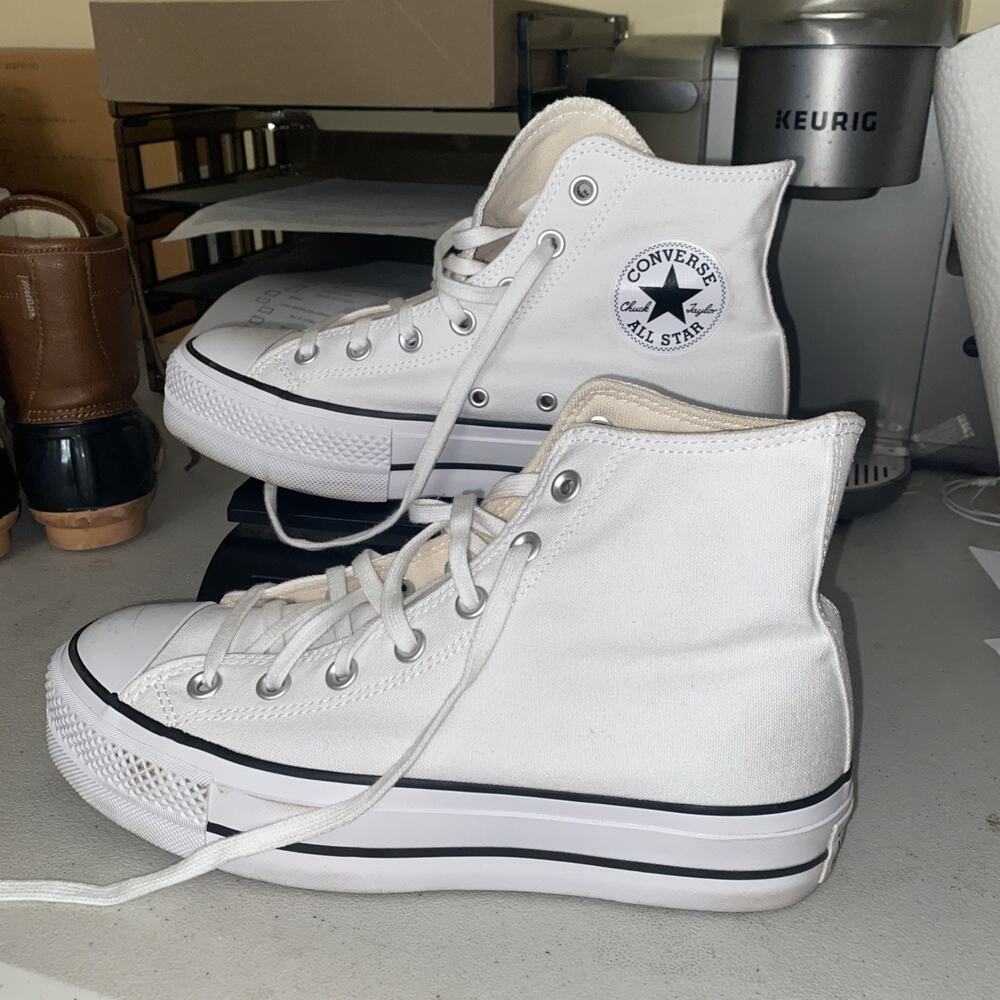 Size 8.5 - Converse Chuck Taylor All Star Platform High White 560846F